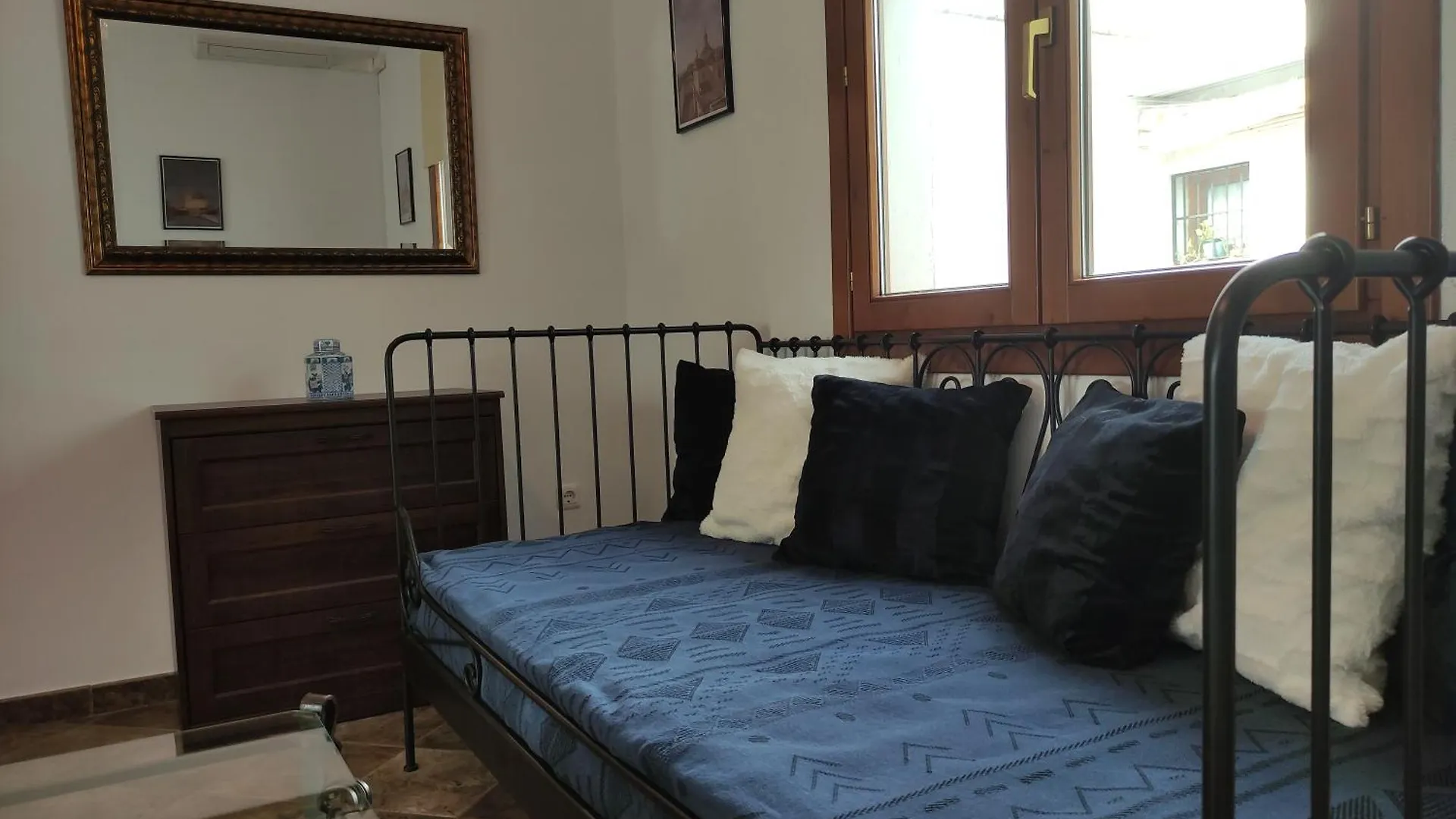 Entretorres. Casa-Duplex En Centro Historico. Appartement Carmona
