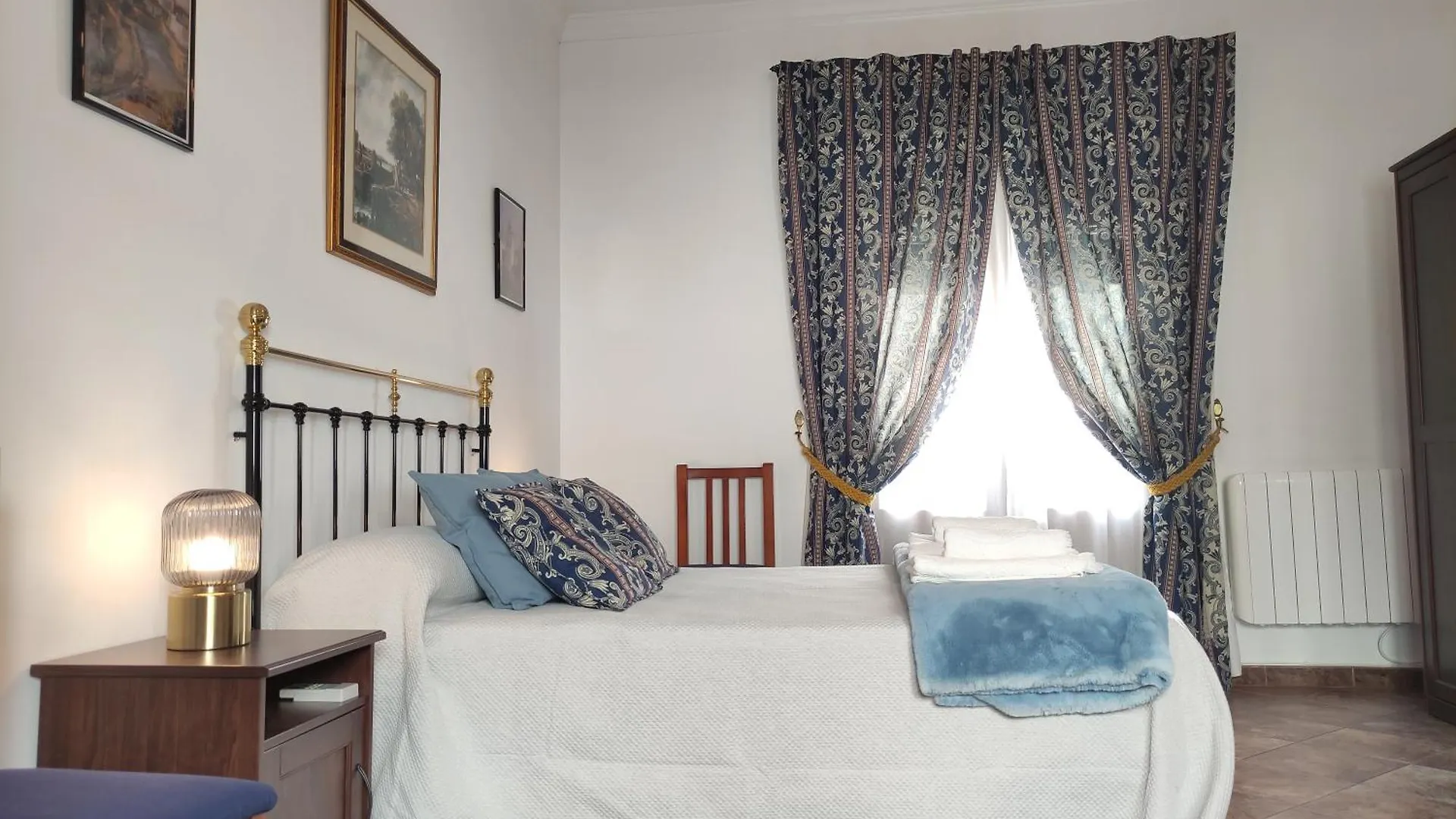 Entretorres. Casa-Duplex En Centro Historico. Appartement Carmona  Spanje
